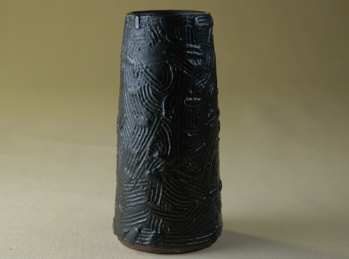 陶器_黒釉櫛目一輪挿し_